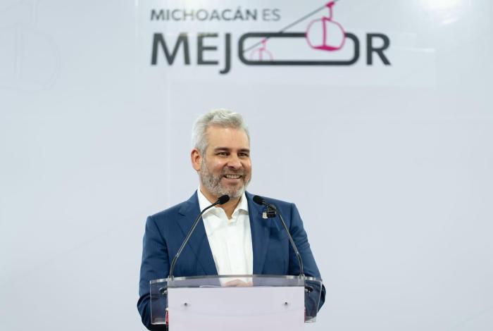 Beneficiados con Beca Gertrudis Bocanegra más de 98 mil 500 universitarios michoacanos: Bedolla