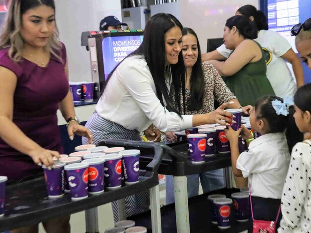 Benefician a Familias con Campaña «Vamos Todos a Cinépolis»