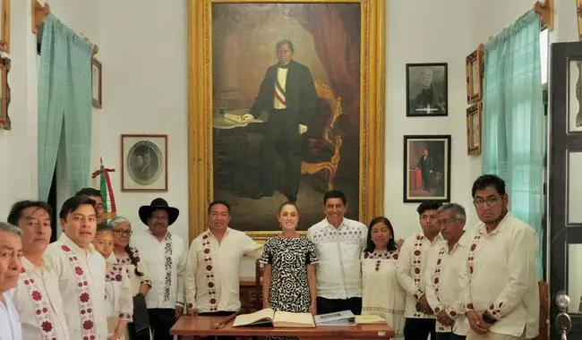 Benito Juárez vive en la Transformación: Presidenta en 220 Aniversario de su Natalicio; reconoce a Margarita Maza como Primera Embajadora histórica de México 