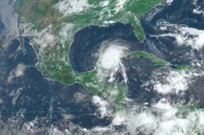 Beryl se degrada a categoría 1 y se localiza en tierra sobre el norte de la península de Yucatán