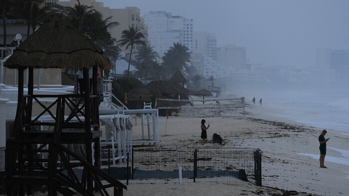 ‘Beryl’ tocó tierra en Tulum con fuertes vientos y mucha lluvia