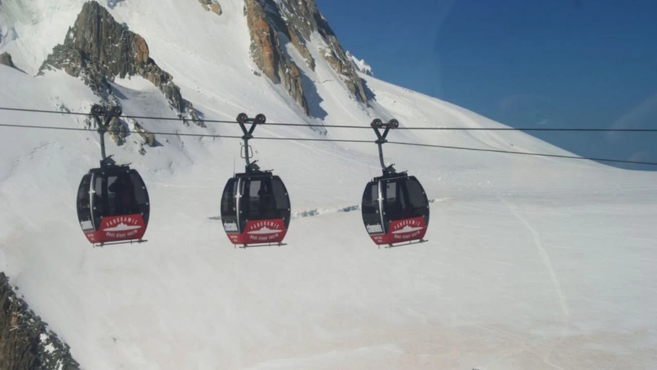 Bicampeón del mundo de vuelo libre fallece durante salto, no se abrió su paracaídas