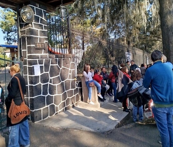 Bloquean entrada de trabajadores al CREFAL