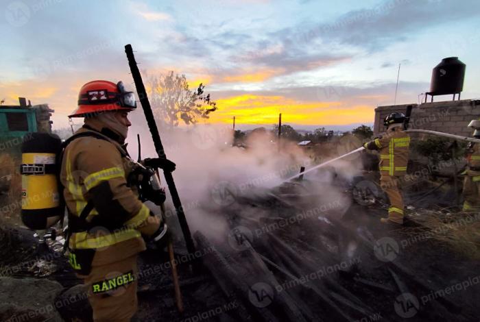 Bomberos controlan inc3ndio en El Polvorín, en Morelia