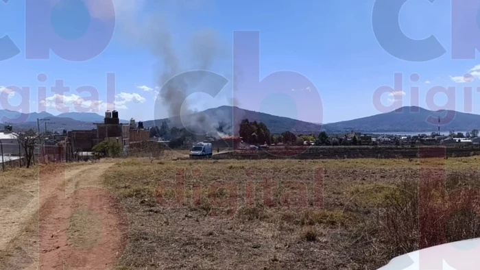 Bomberos sofocan incendio en vivienda de Quiroga