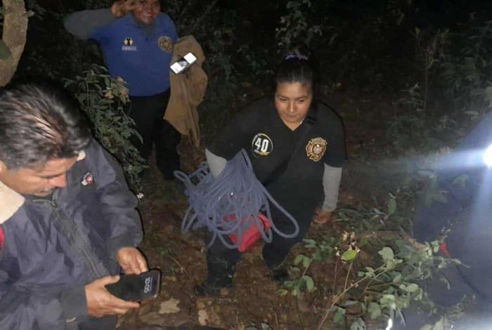 Bomberos Zitácuaro buscan a ocho personas extraviadas en el Cerro del Cacique