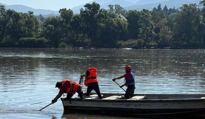 Bomberos Zitácuaro y buzos hallan cuerpo de joven ahogado en presa de Tuxpan