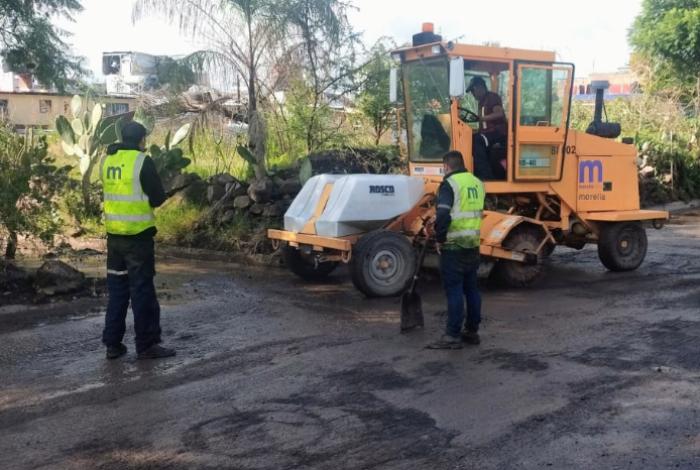 Brigadas de bacheo mantienen acciones de mantenimiento vial en Morelia