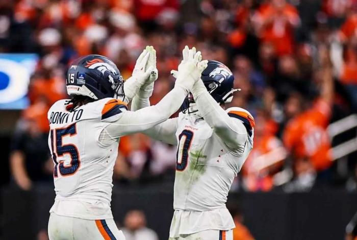 Broncos galopan a la postemporada tras vencer a domicilio 24-17 a Raiders