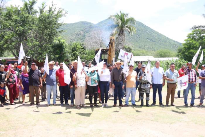 Buenavista tendrá cancha de usos múltiples; un compromiso más cumplido por Pablo Varona en Huetamo