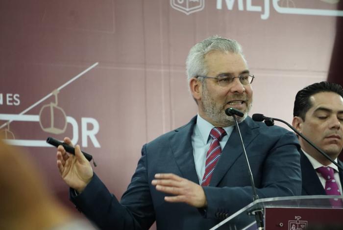 Cabildo de Uruapan determinará nombre oficial del puente ‘La Hielera’: Bedolla