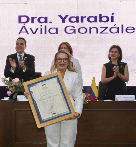 Cabildo de Zamora reconoce la trayectoria de Yarabí Ávila