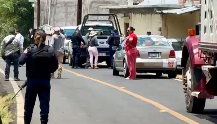 Cachan a candidata del PT ‘catafixiando’ agua por votos en Michoacán