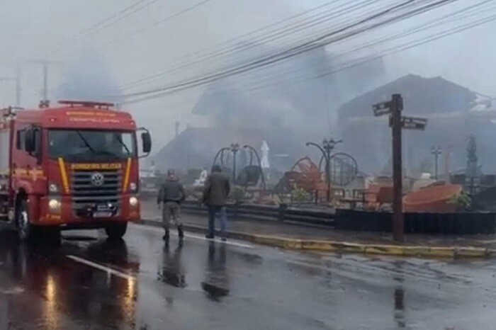 Cae una aeronave en zona turística de Brasil; sus 10 pasajeros no sobrevivieron