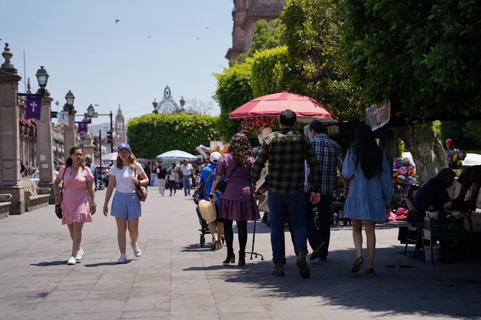 Calor alcanzará hasta 45°C en Michoacán este martes