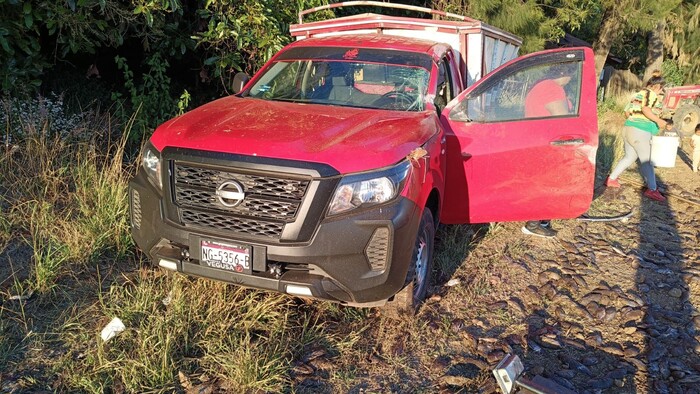 Camioneta cargada con pescados se accidenta en la autopista Siglo XXI