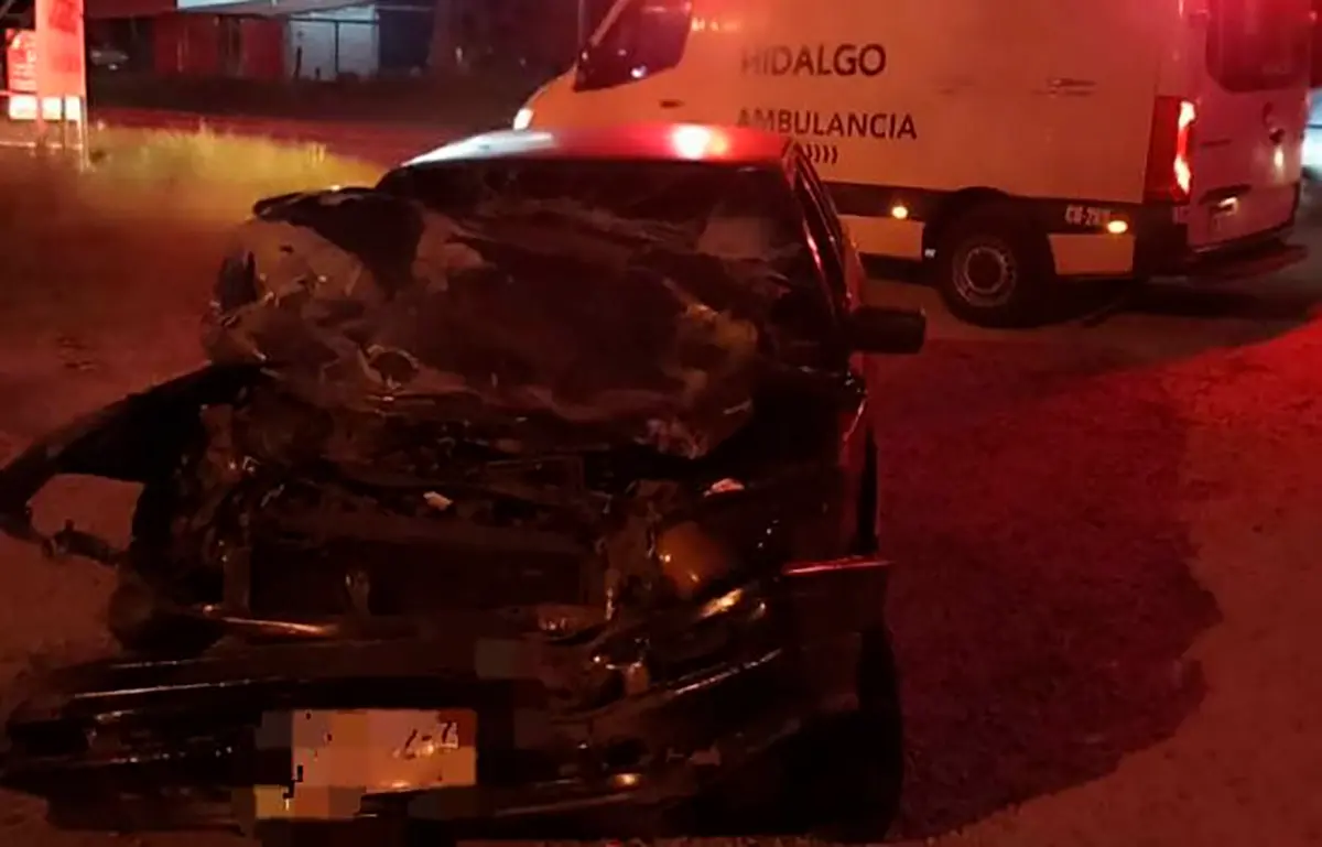 Camioneta provoca choque y se da a la fuga en Ciudad Hidalgo