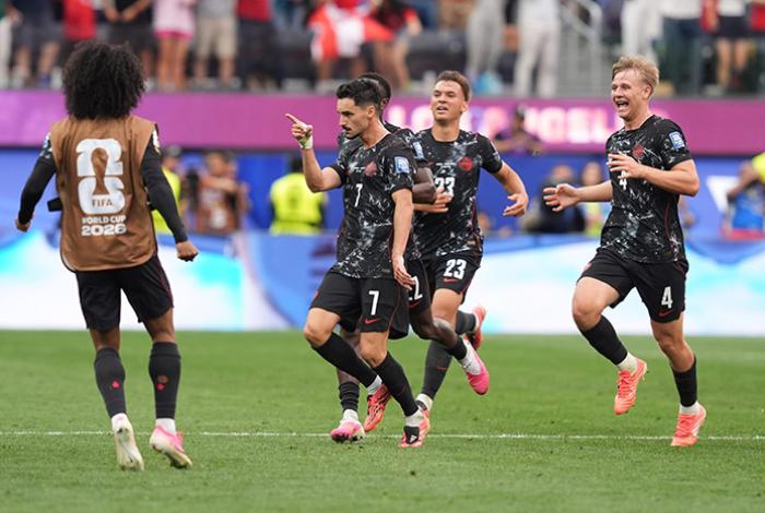 Canadá avanza a octavos de final del Mundial al eliminar a Sudáfrica
