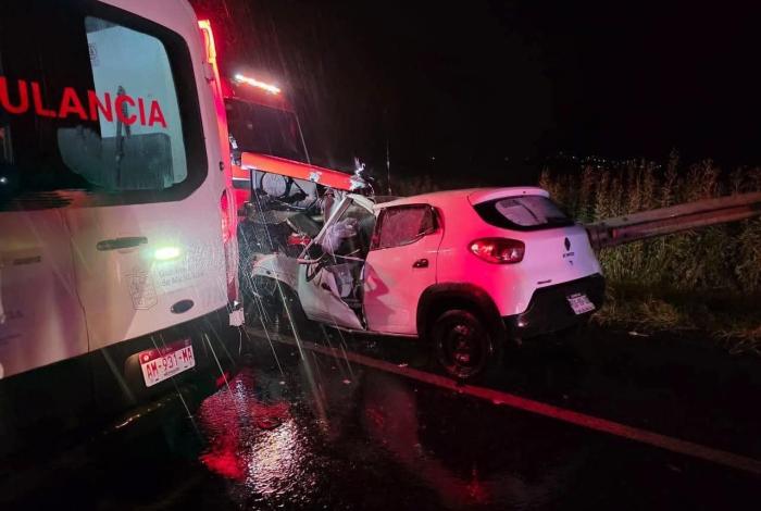 Carambola de tres autos deja saldo de una persona fallec1d4, en Zacapu