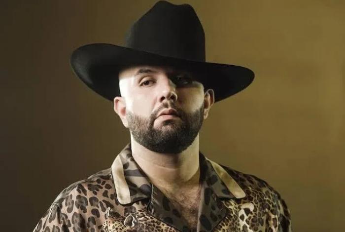 Carín León realiza fiesta de cumpleaños millonaria pero se retira temprano