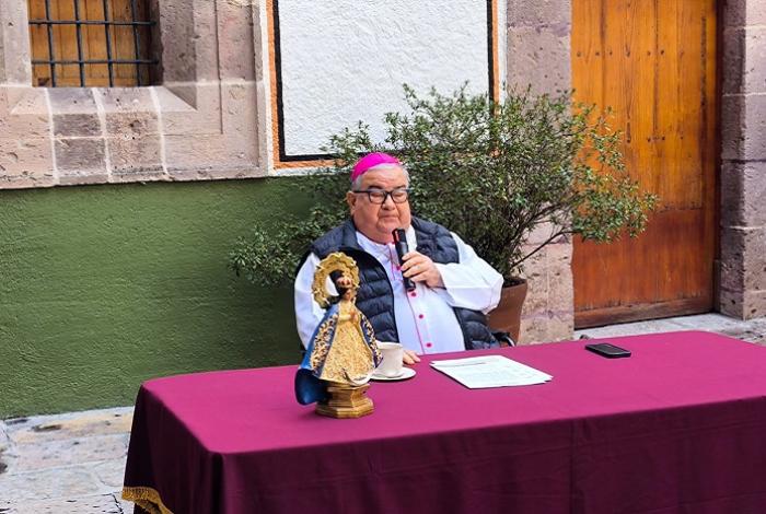 Carlos Garfias cede el mando administrativo-económico y pastoral de la Arquidiócesis al Coadjutor