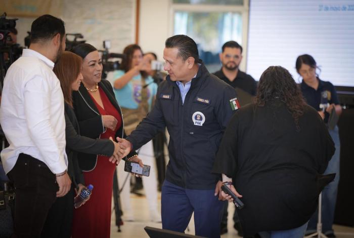 Carlos Torres Piña impulsa Sistema PRESENTE para fortalecer seguridad escolar y brindar tranquilidad a las familias