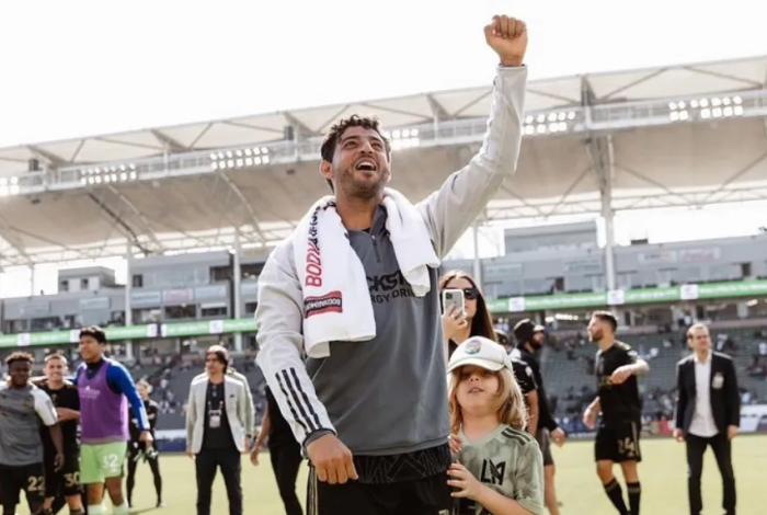 ¡Carlos Vela anuncia su retiro del fútbol profesional!