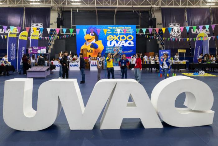 Casi mil estudiantes conocen diversas carreras universitarias en la ExpoUVAQ 2026