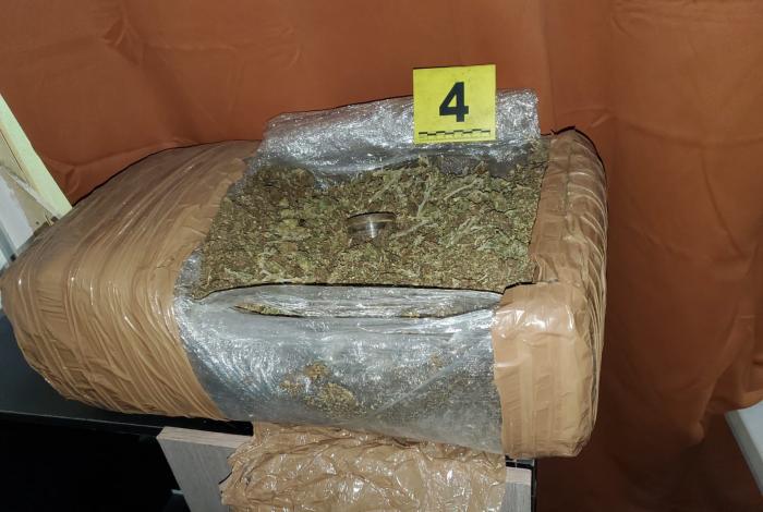 Cateo en Morelia deja dos detenidos y casi mil dosis de dr0g4s