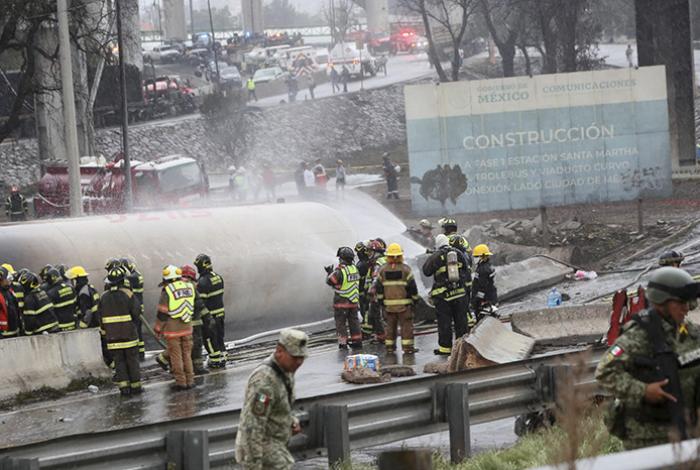 CdMx establecerá protocolo para vehículos de carga tras explosión de camión