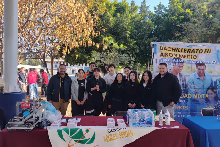 Cecytem promueve su oferta educativa en Expo Prepá-rate Zamora