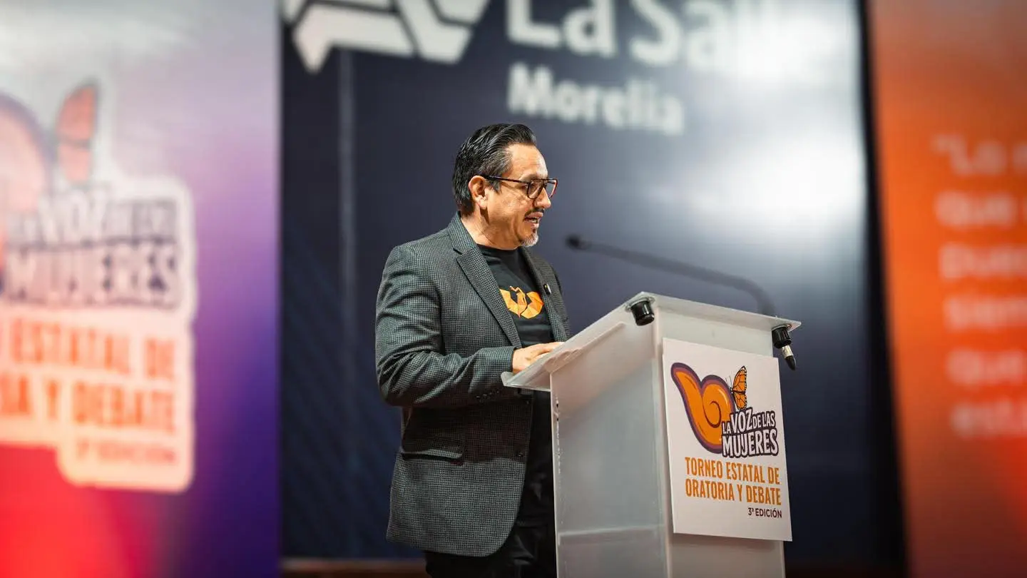 Celebra Víctor Manríquez gran participación en Torneo Estatal de Oratoria y Debate “La Voz de las Mujeres” en La Salle Morelia