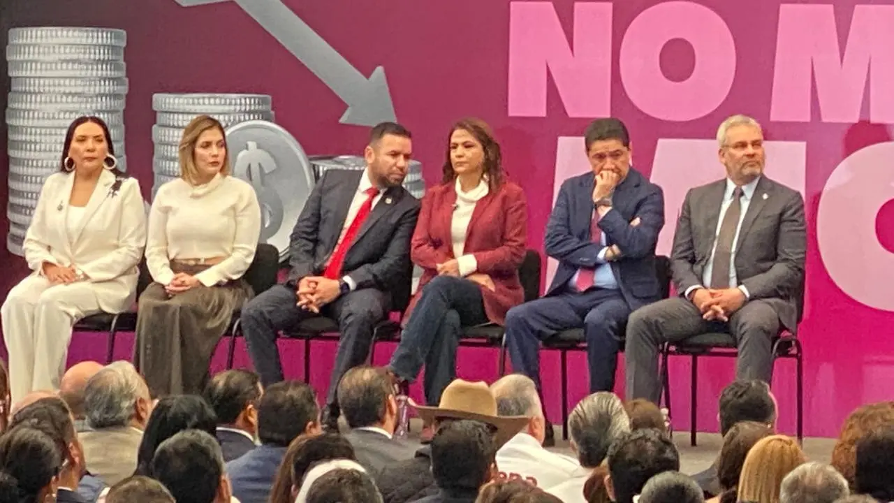 Celebran aprobación de No más deuda en Michoacán