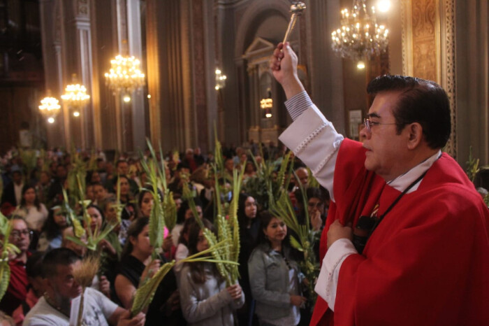 Centro Histórico de Morelia se llena de palmas y de devoción en este Domingo de Ramos