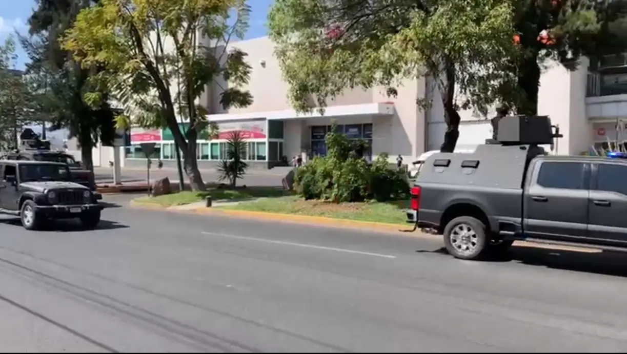 Centros comerciales y tiendas de conveniencia cerrados en Morelia