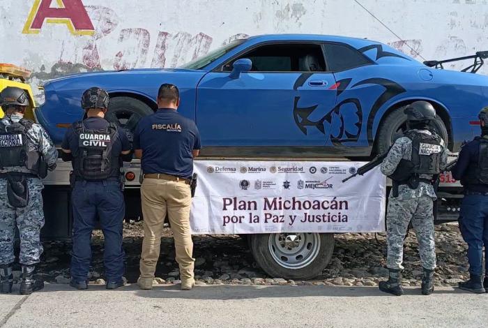 Challenger robado y Ram con placas alteradas, asegurados en Apatzingán