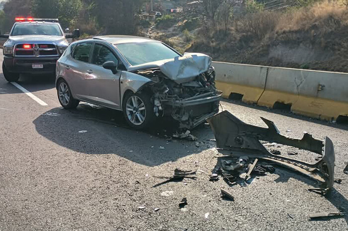 Choca auto contra camioneta en la Morelia-Pátzcuaro; hay 5 lesionados