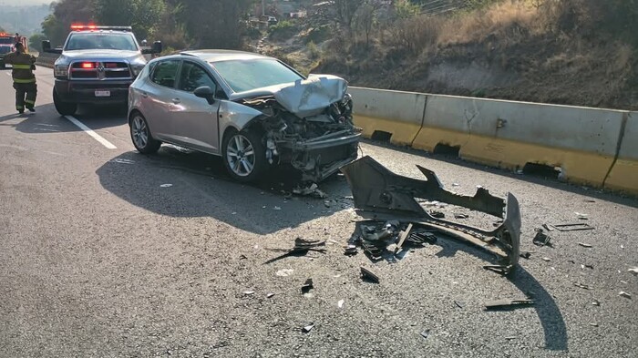 Choca auto contra camioneta en la Morelia-Pátzcuaro; hay 5 lesionados