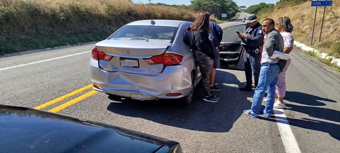 Chocan por alcance tres vehículos a unos metros de la caseta de cobro de Santa Casilda