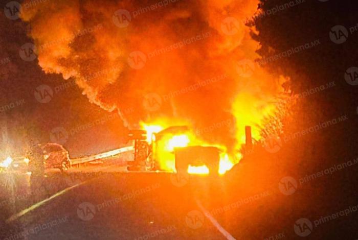 Choqu3 e inc3ndio en la Siglo XXI deja un mu3rto y tres lesi0nados