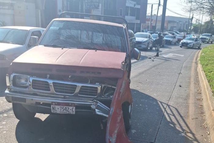 Choque de camión de la Guardia Nacional deja 5 oficiales heridos, en Uruapan