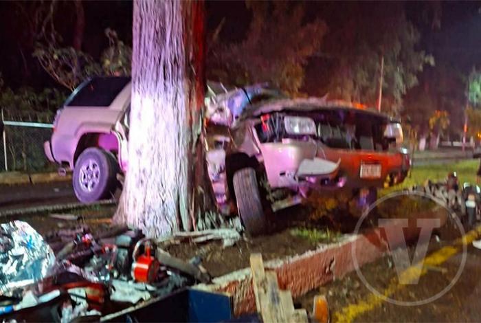 Choque de camioneta contra árbol deja 7 heridos en Tzintzuntzan