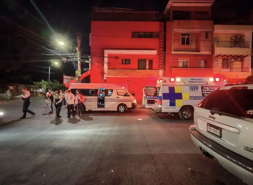 Choque de combi en Ventura Puente deja dos lesionados