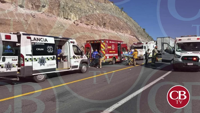 Choque de tráileres deja 3 heridos en la Cuitzeo-Pátzcuaro