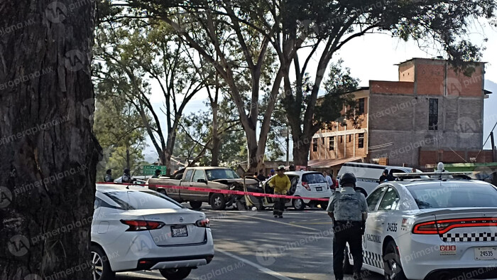 Choque en la entrada a Capula deja una mujer muerta y cinco heridos