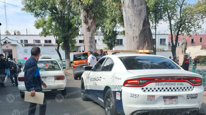 Choque en plena Plaza del Carmen le saca un susto a ciudadanos