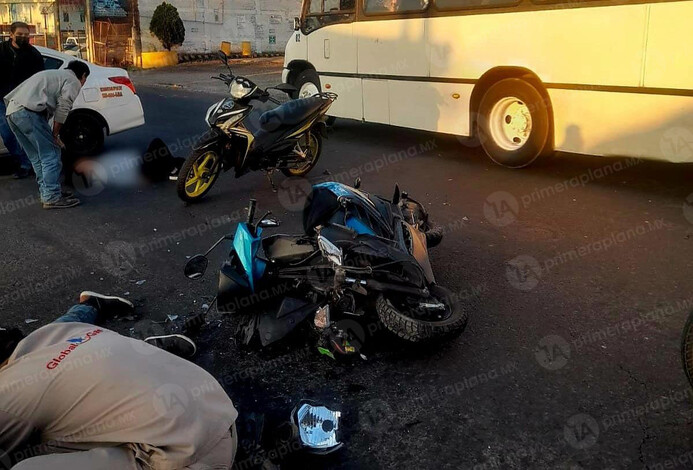 Choque entre camioneta y moto deja un lesionado, en Morelia