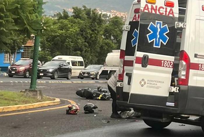 Choque entre motocicletas deja dos heridos en el Libramiento Oriente de Morelia