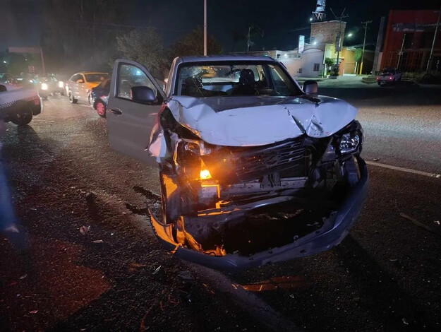 Choque inesperado: ¿Qué pasó entre un taxi y una camioneta en la carretera Morelia-Pátzcuaro?