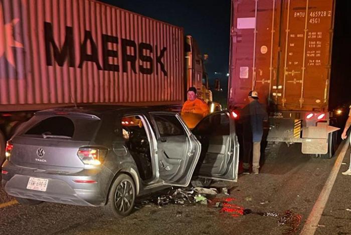 Choque múltiple por alcance deja dos heridos en la autopista Siglo XXI